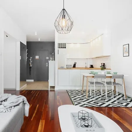 Appartement Zelazna By Renters