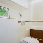 Διαμέρισμα Zelazna By Renters *