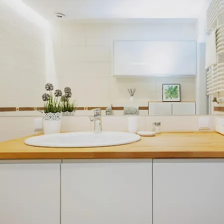 Διαμέρισμα Zelazna By Renters Βαρσοβία